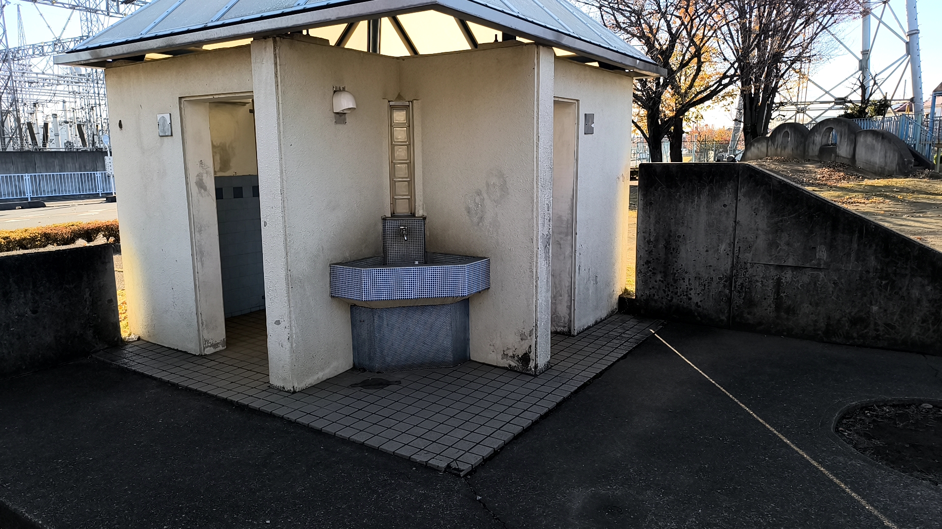 よつや公園のトイレ