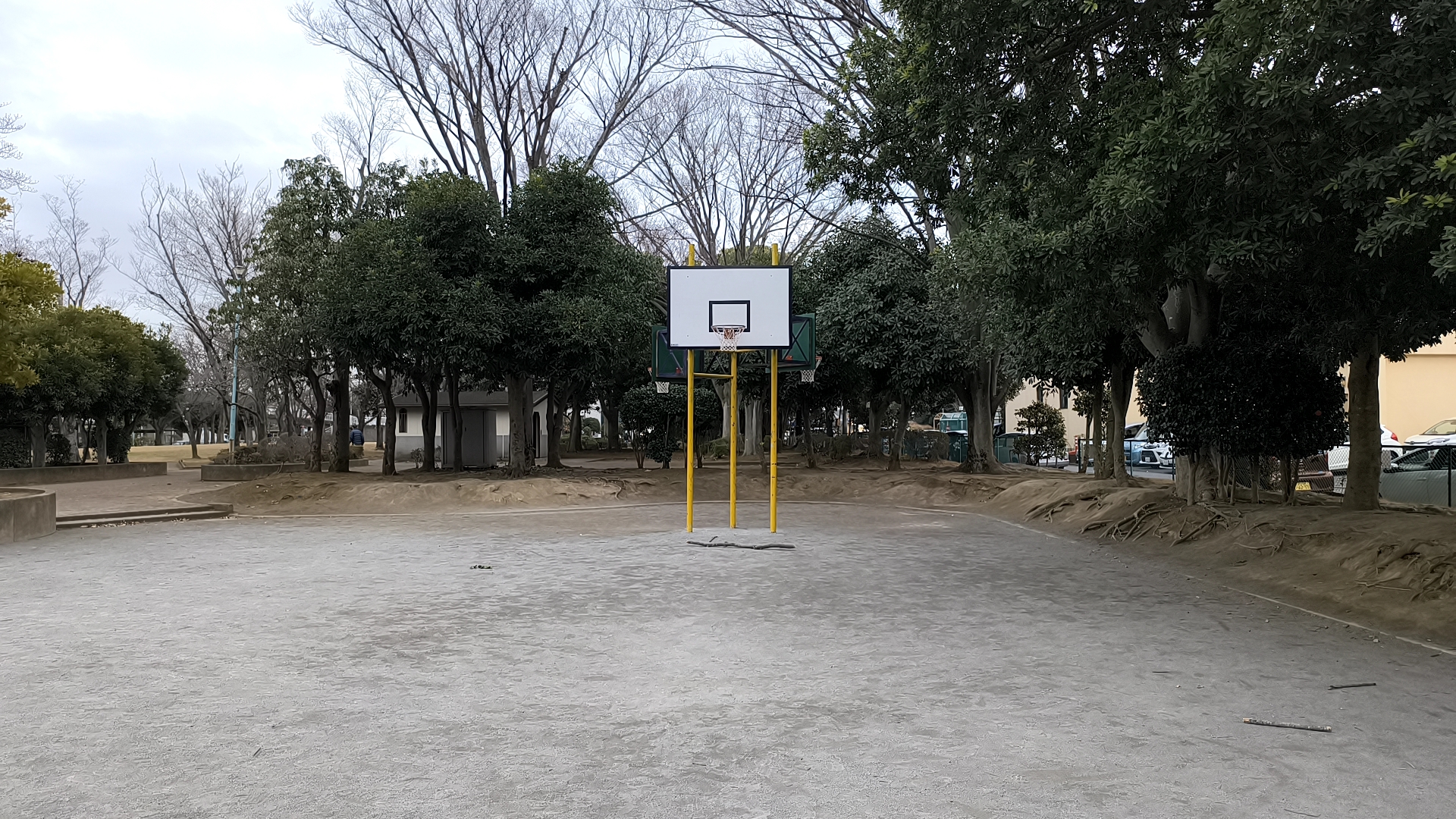 松葉第二近隣公園のバスケットコート全景