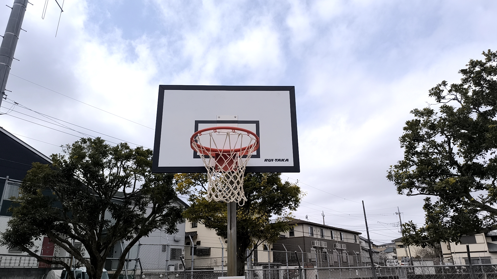 緑台公園のバスケットゴール