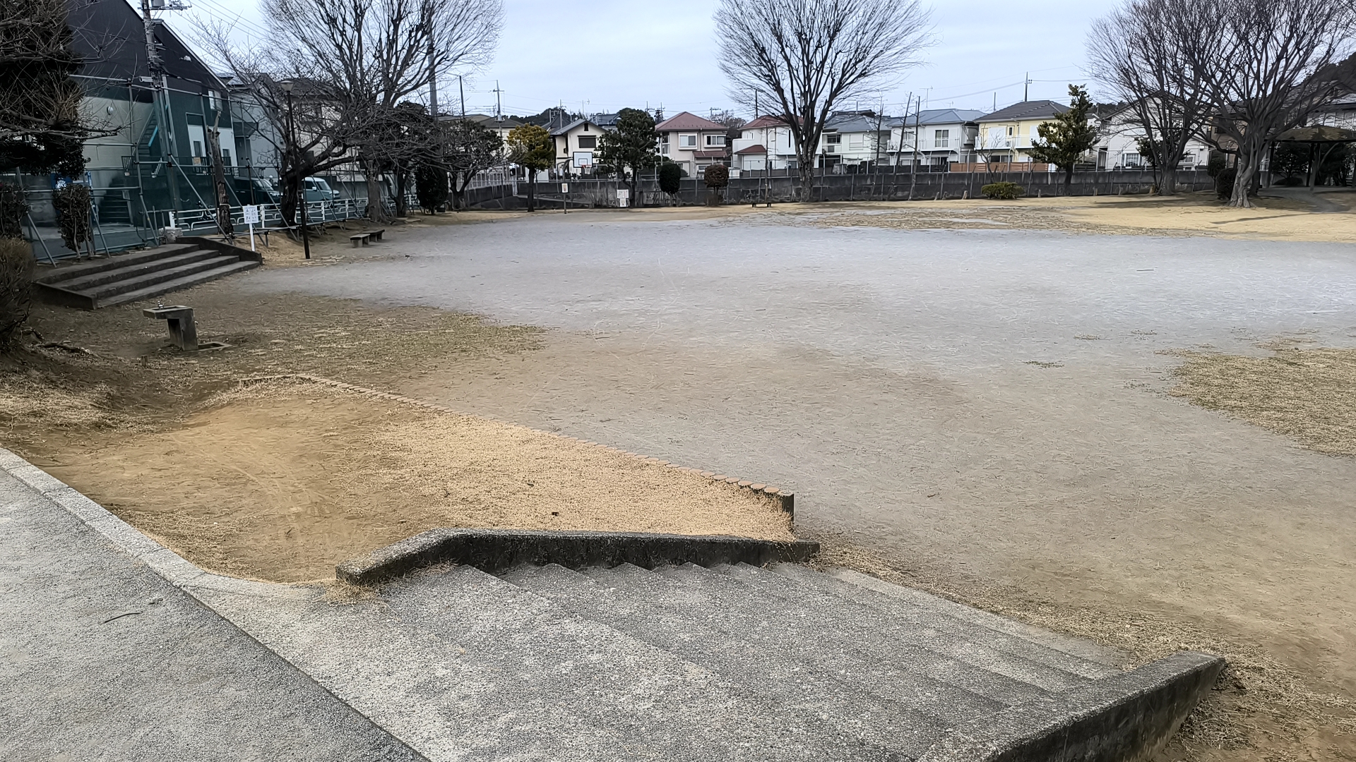 緑台公園の全景2
