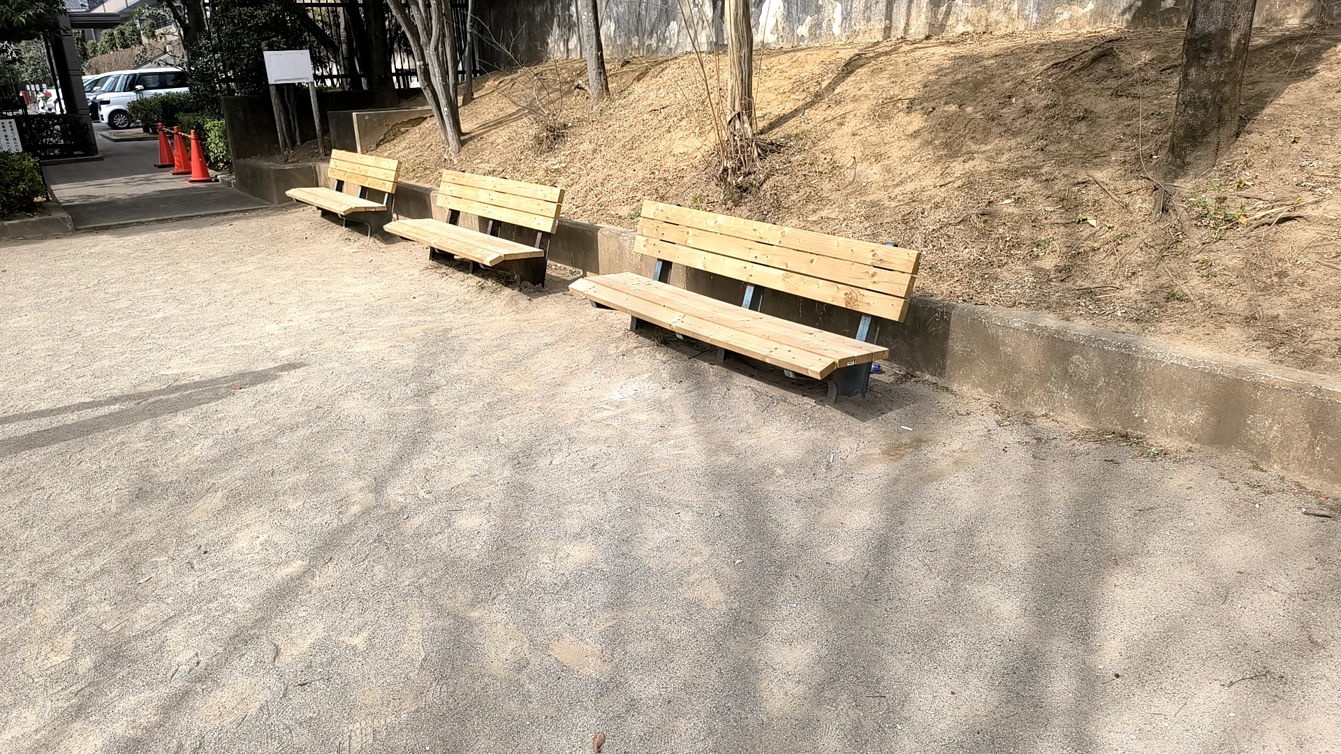 名戸ヶ谷第六公園のベンチ