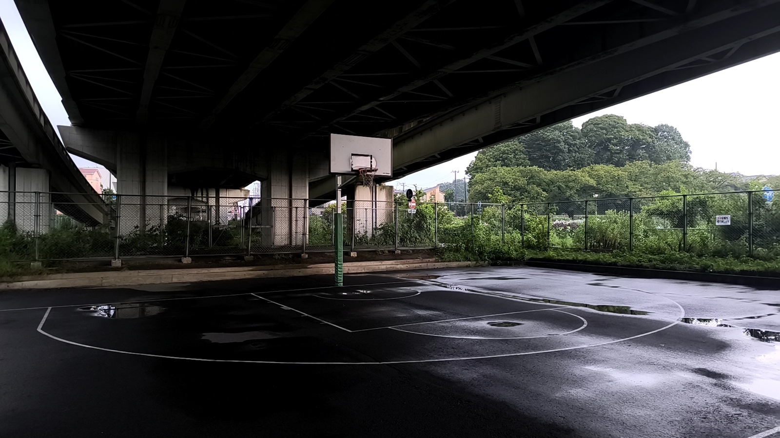 新見沼大橋スポーツ広場の2箇所目のコート全景